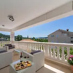 Villa Slano